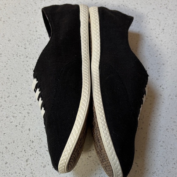 Reef Raindance Women's Comfortable Cushioned Flats, Black/White, Size 8 - Picture 3 of 7